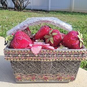 Mary Frances Berry Beautiful Strawberry Basket Handbag Bag Purse